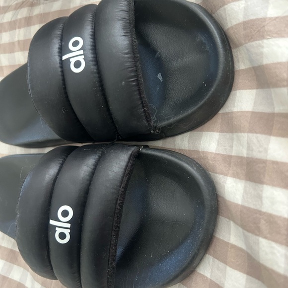 ALO Yoga Cloud It Slide - Picture 4 of 6